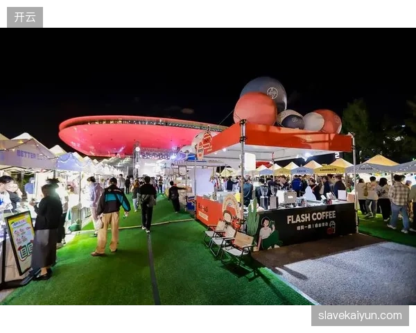 上海梅赛德斯-奔驰文化中心通过部署本地化WebRTC信令服务器，有效缓解了万人级并发下的自由视角画面延迟问题